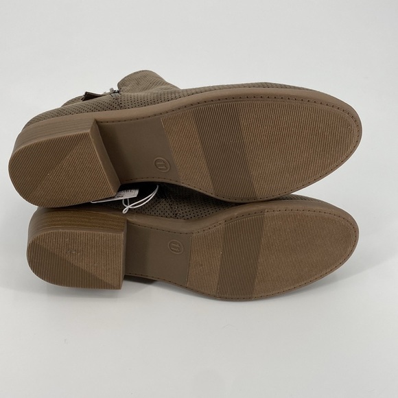 Universal Thread Olive Green Dylan Ankle Booties Size 11 - Picture 11 of 13